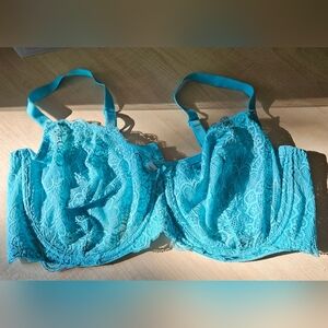 Elegant Lace Underwire Bra in Turquoise